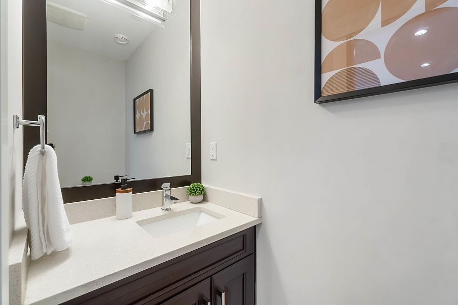 2721 W 5th Avenue Vancouver, BC - 13