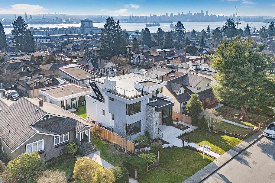 615 E 6th Street North Vancouver, BC - 38