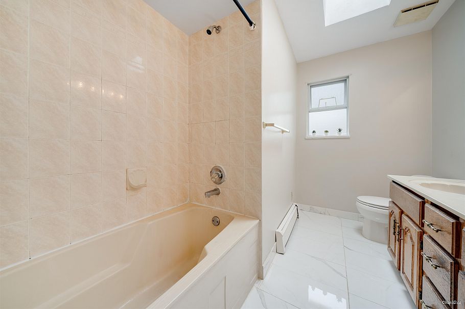 4021 Victoria Drive Vancouver, BC - 23