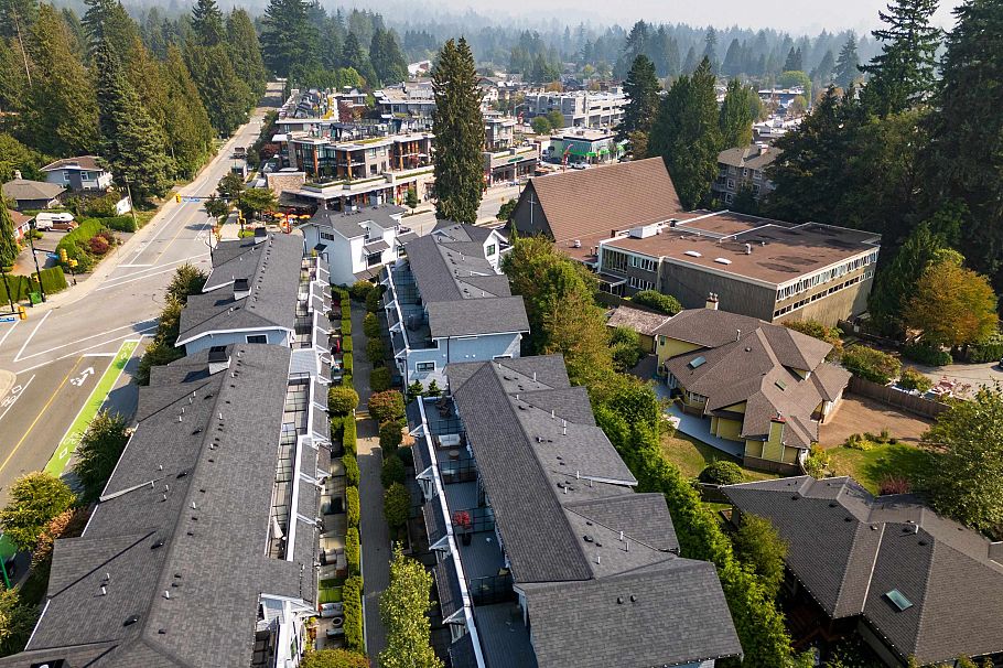 6 1133 Ridgewood Drive North Vancouver, BC - 25