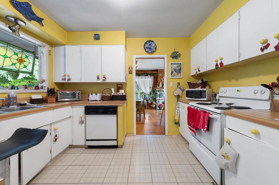 4275 Lions Avenue North Vancouver, BC - 7