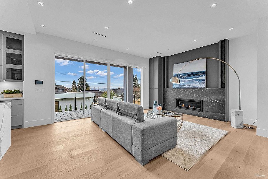 615 E 6th Street North Vancouver, BC - 11