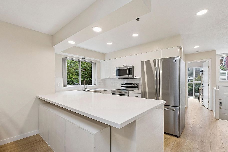 3379 Fieldstone Avenue Vancouver, BC - 1