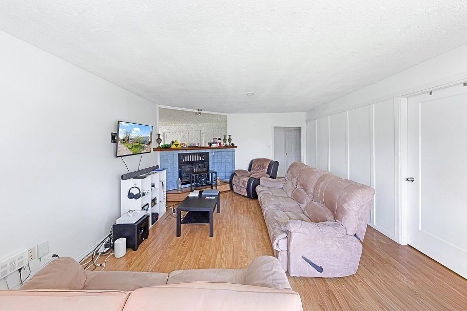 6777 Kerr Street Vancouver, BC - 6