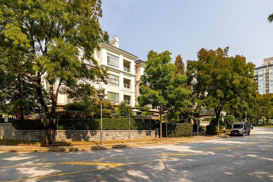 403 5735 Hampton Place Vancouver, BC - 1