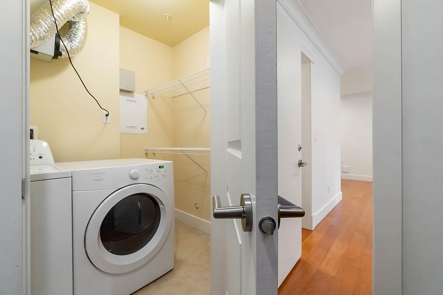 2721 W 5th Avenue Vancouver, BC - 31