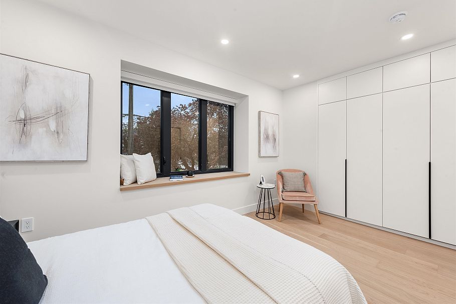 1 4895 Moss Street Vancouver, BC - 23