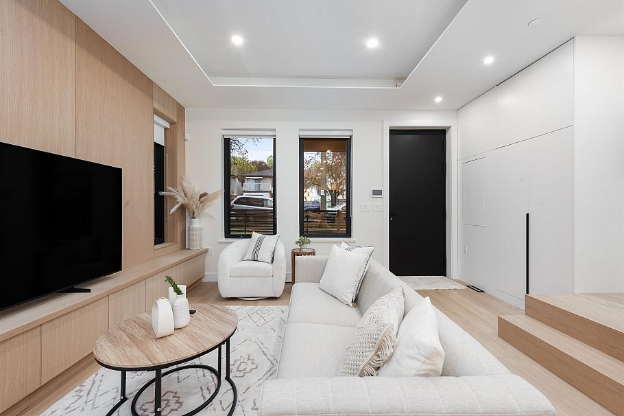 1 4895 Moss Street Vancouver, BC - 7