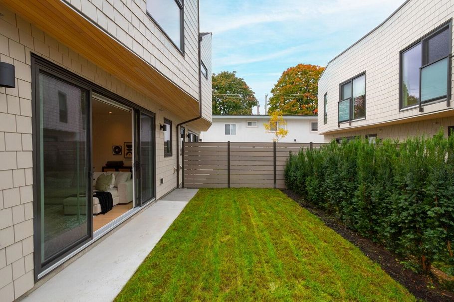 122 E 17th Avenue Vancouver, BC - 34