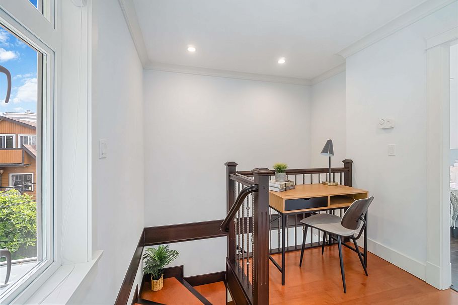 2721 W 5th Avenue Vancouver, BC - 17