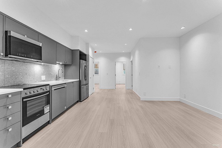 615 E 6th Street North Vancouver, BC - 29