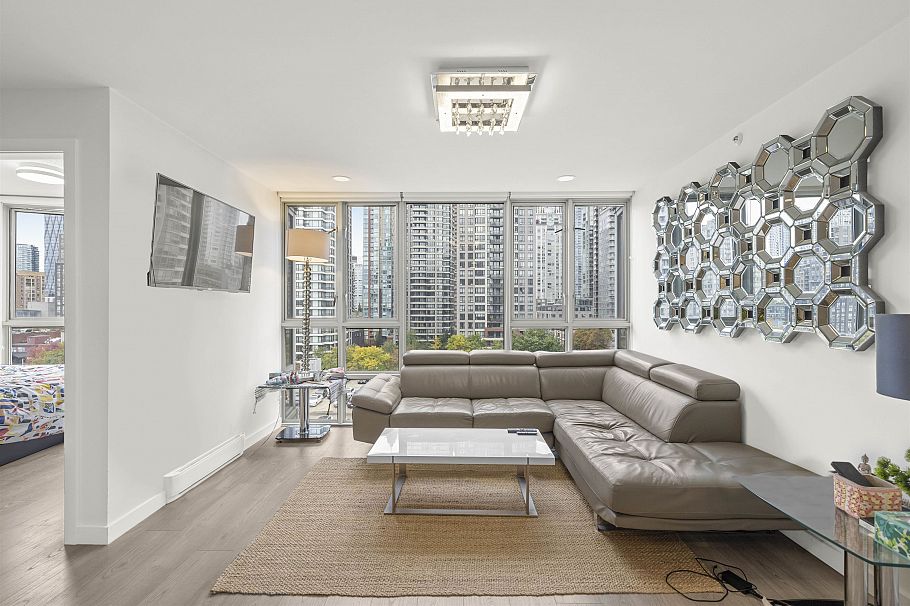 1205 930 Cambie Street Vancouver, BC - 1