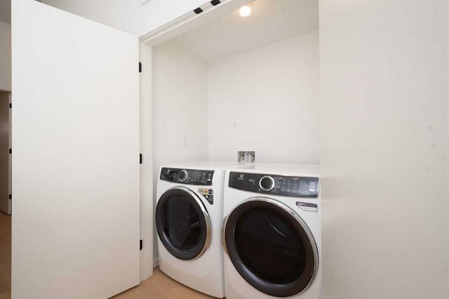 122 E 17th Avenue Vancouver, BC - 33