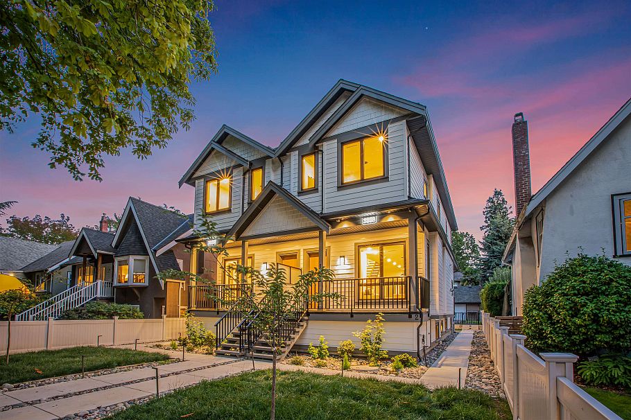 3336 W 14th Avenue Vancouver, BC - 2