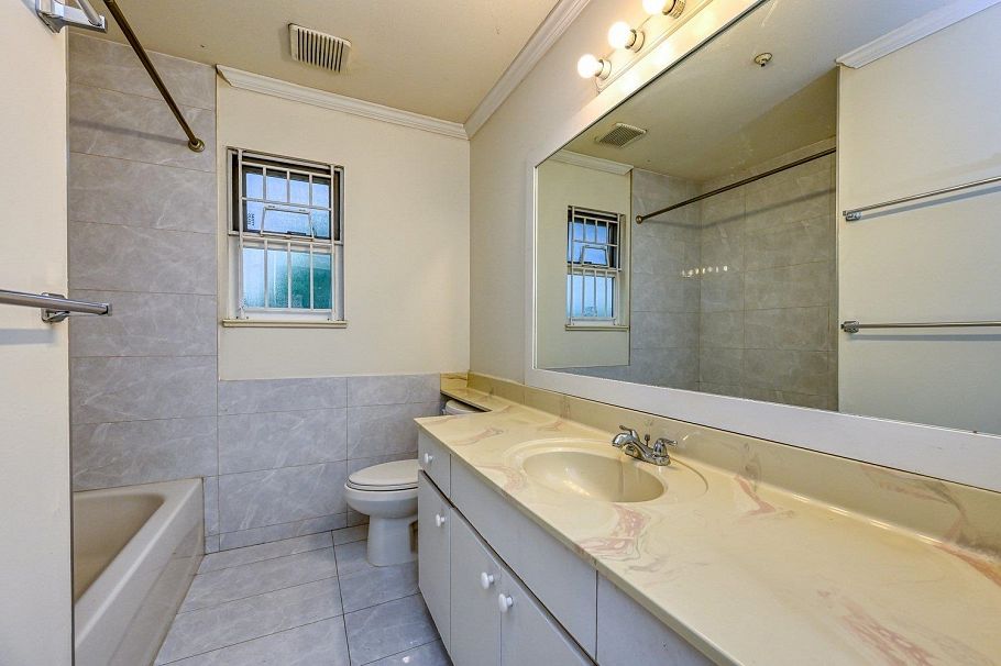 3315 Charles Street Vancouver, BC - 27