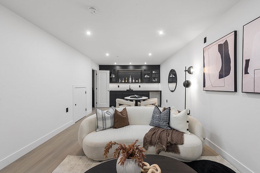 2173 Vanness Avenue Vancouver, BC - 24