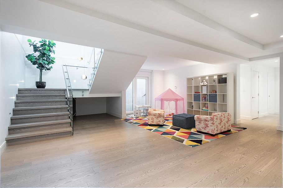 4262 Lions Avenue North Vancouver, BC - 31