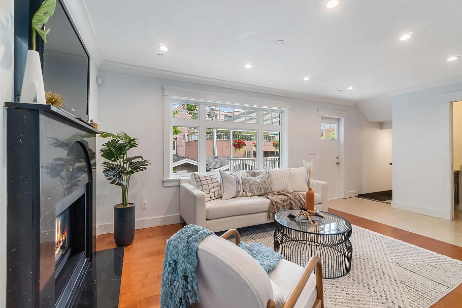 2721 W 5th Avenue Vancouver, BC - 10