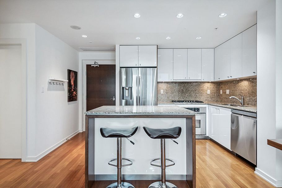 605 1005 Beach Avenue Vancouver, BC - 3