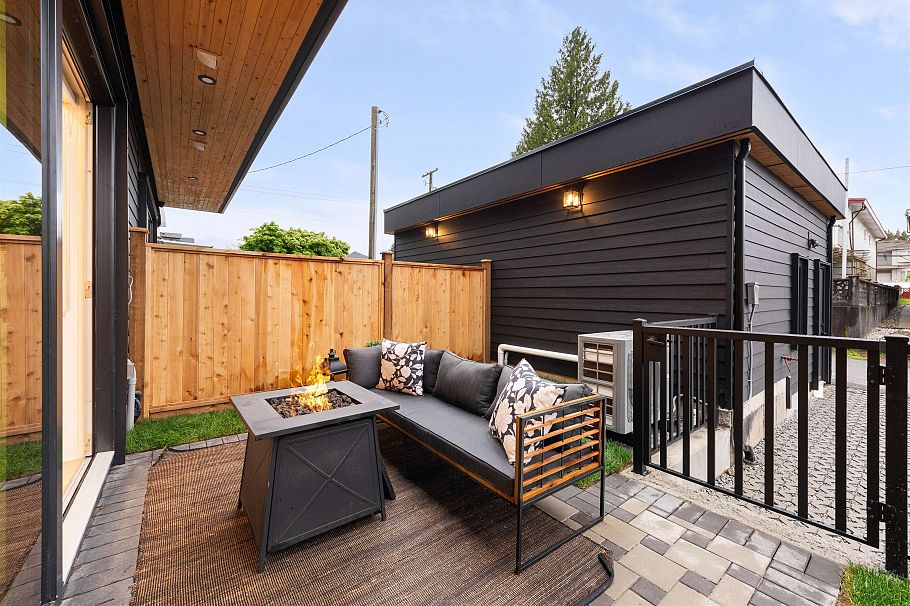 1 4895 Moss Street Vancouver, BC - 38