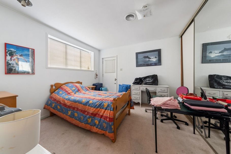 4275 Lions Avenue North Vancouver, BC - 9