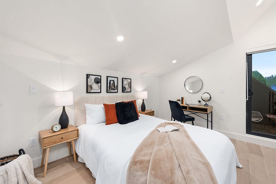 1 4895 Moss Street Vancouver, BC - 26