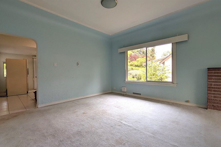 3539 W 37th Avenue Vancouver, BC - 4