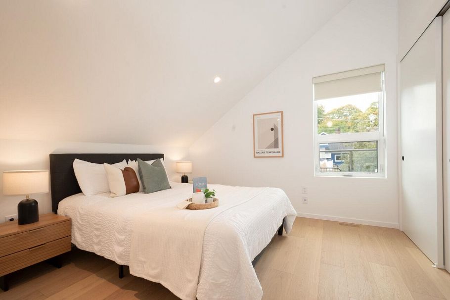 122 E 17th Avenue Vancouver, BC - 21