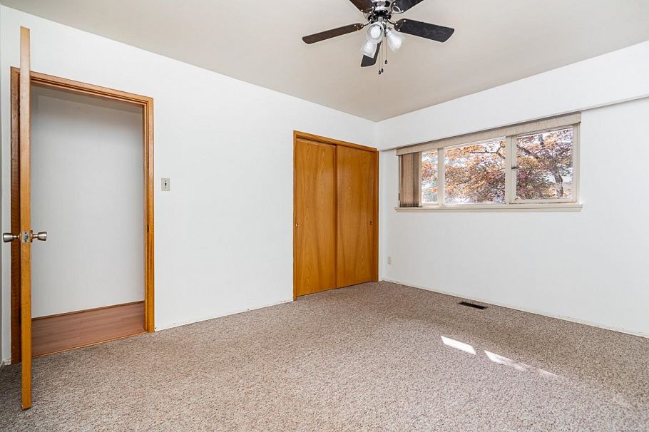 1302 Lennox Street North Vancouver, BC - 22