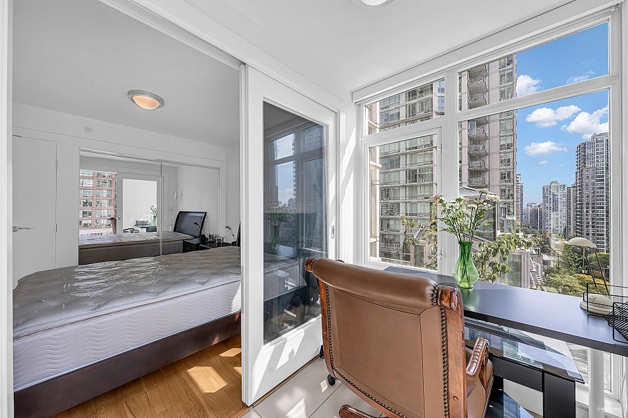 1002 565 Smithe Street Vancouver, BC - 10