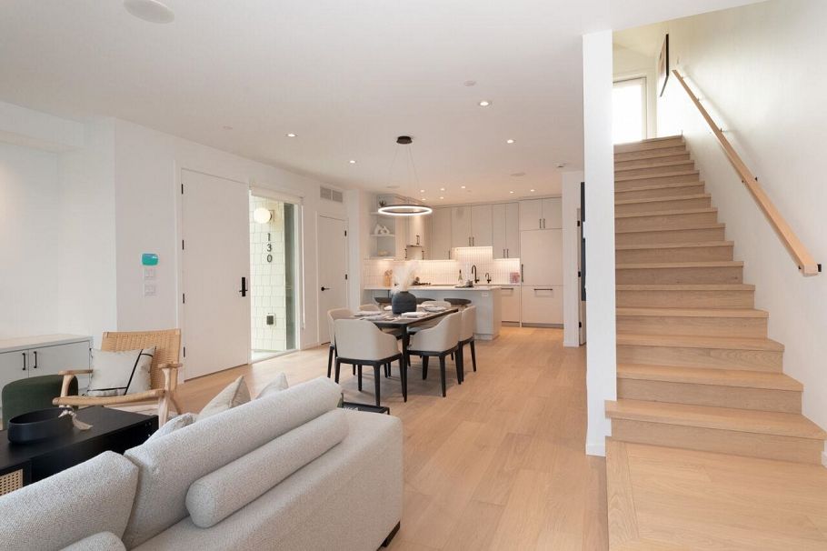 122 E 17th Avenue Vancouver, BC - 8