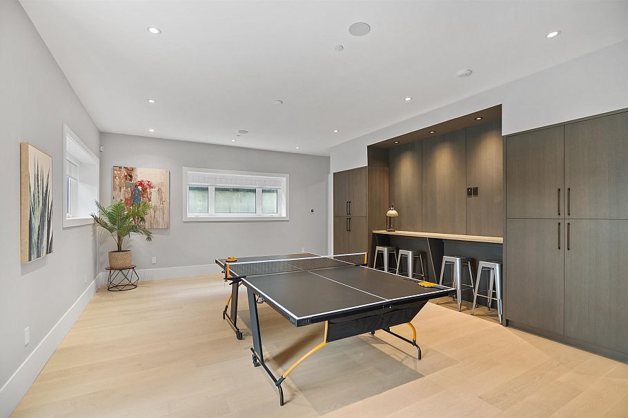 4172 Doncaster Way Vancouver, BC - 9