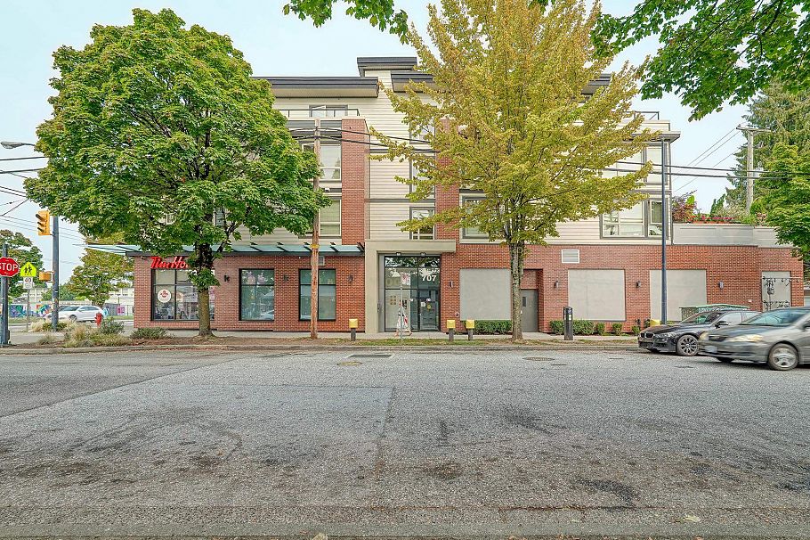 208 707 E 43rd Avenue Vancouver, BC - 1