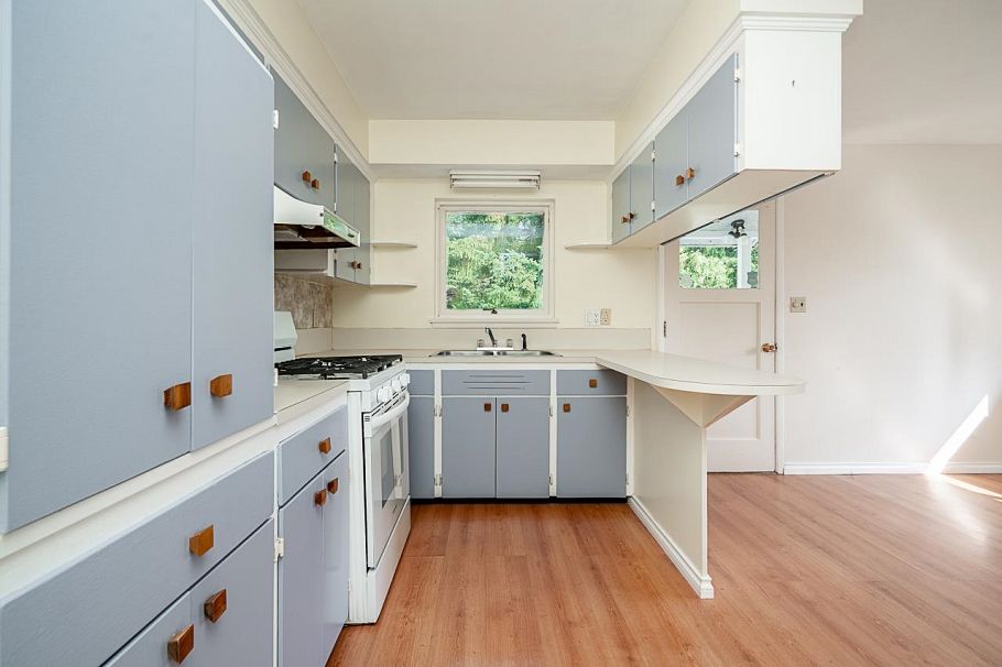 1302 Lennox Street North Vancouver, BC - 14