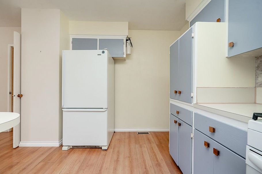 1302 Lennox Street North Vancouver, BC - 18