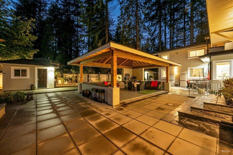 4511 Capilano Road North Vancouver, BC - 35