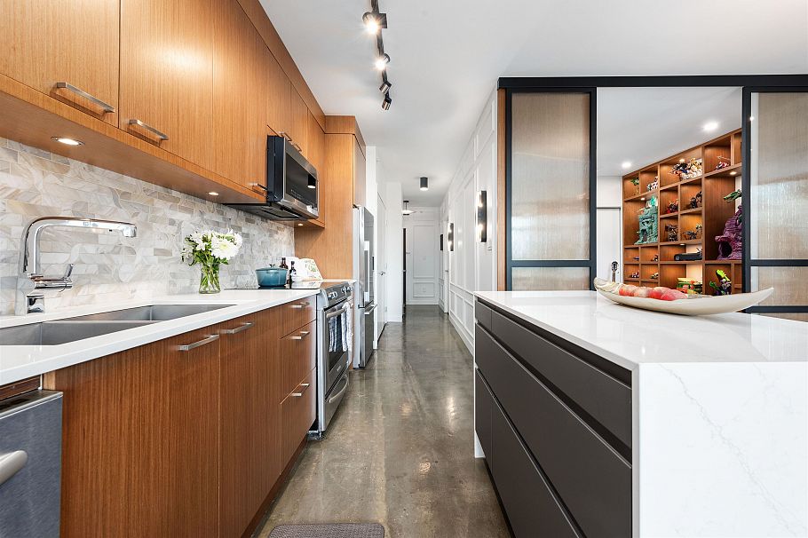 415 221 Union Street Vancouver, BC - 4