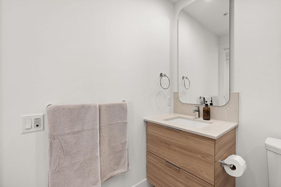 306 2325 Emery Court North Vancouver, BC - 5