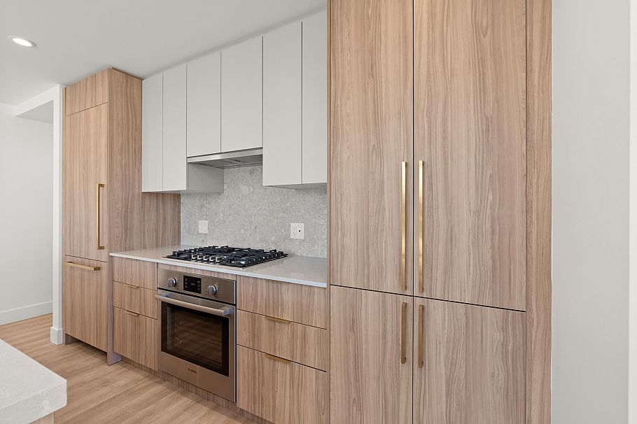 306 2325 Emery Court North Vancouver, BC - 6