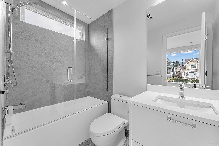 615 E 6th Street North Vancouver, BC - 24