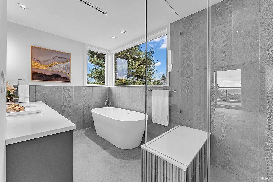 615 E 6th Street North Vancouver, BC - 19