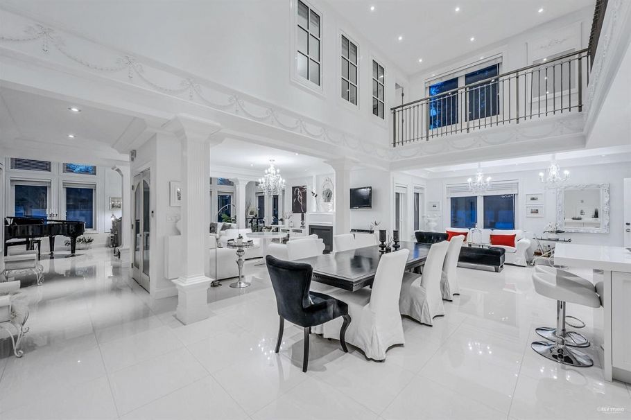 4511 Capilano Road North Vancouver, BC - 4