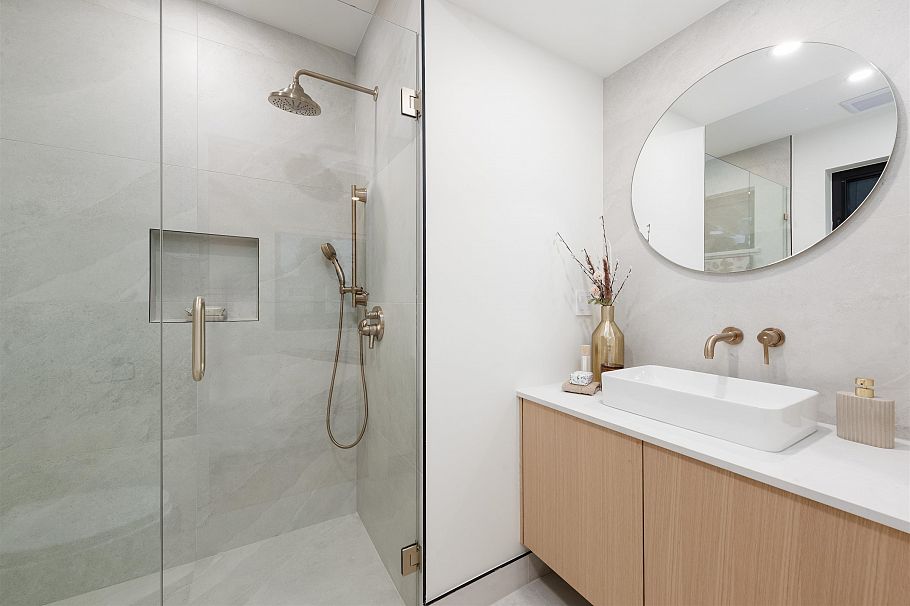 1 4895 Moss Street Vancouver, BC - 20