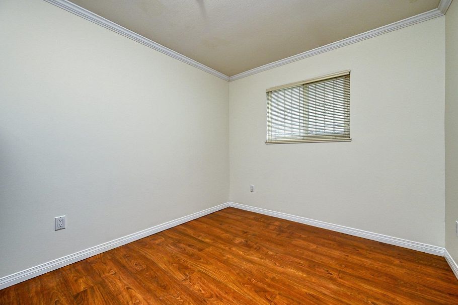 3315 Charles Street Vancouver, BC - 24