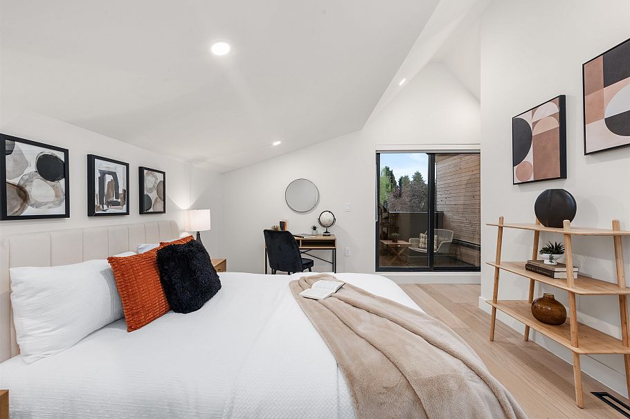 1 4895 Moss Street Vancouver, BC - 25