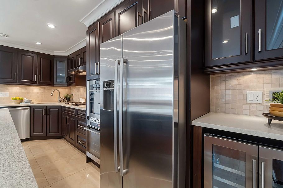 2721 W 5th Avenue Vancouver, BC - 5