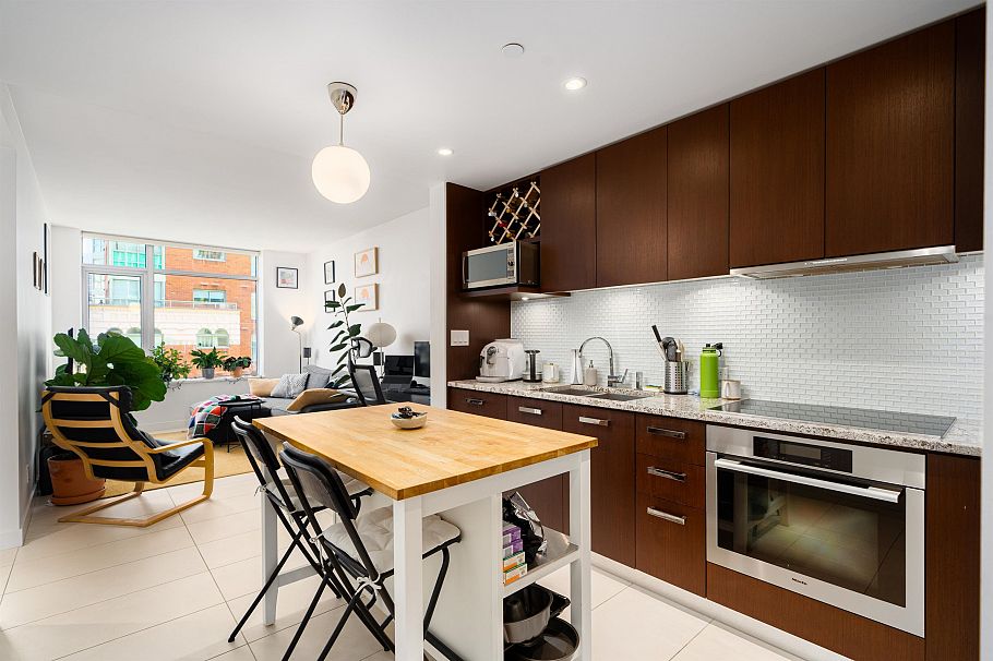 709 1028 Barclay Street Vancouver, BC - 3