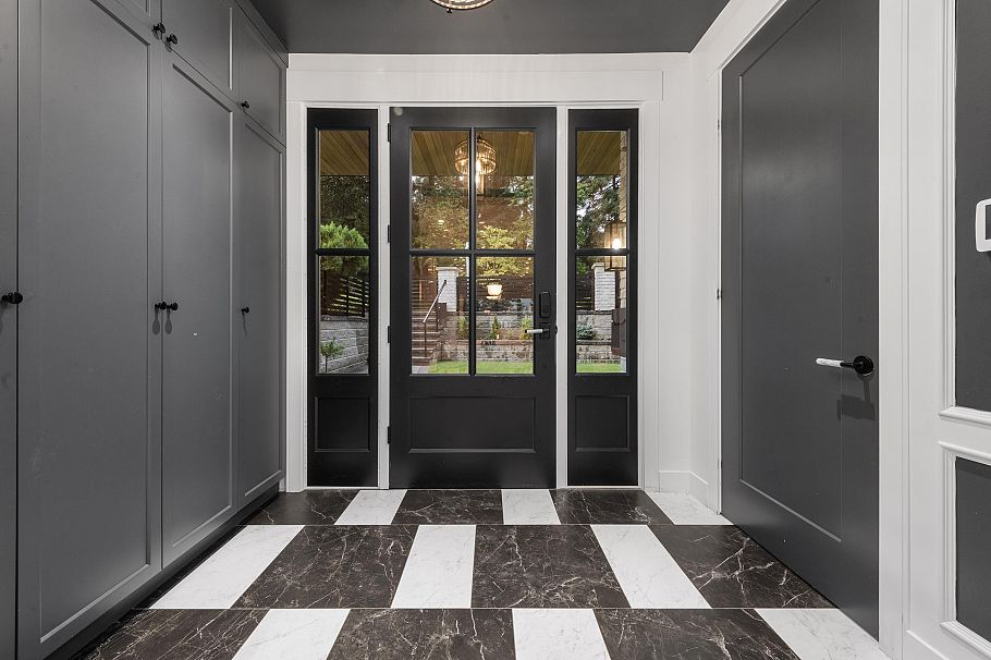 2173 Vanness Avenue Vancouver, BC - 5