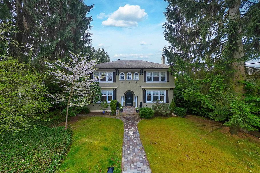 1564 W 26th Avenue Vancouver, BC - 1