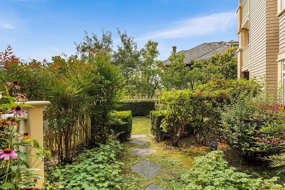 305 257 E Keith Road North Vancouver, BC - 25